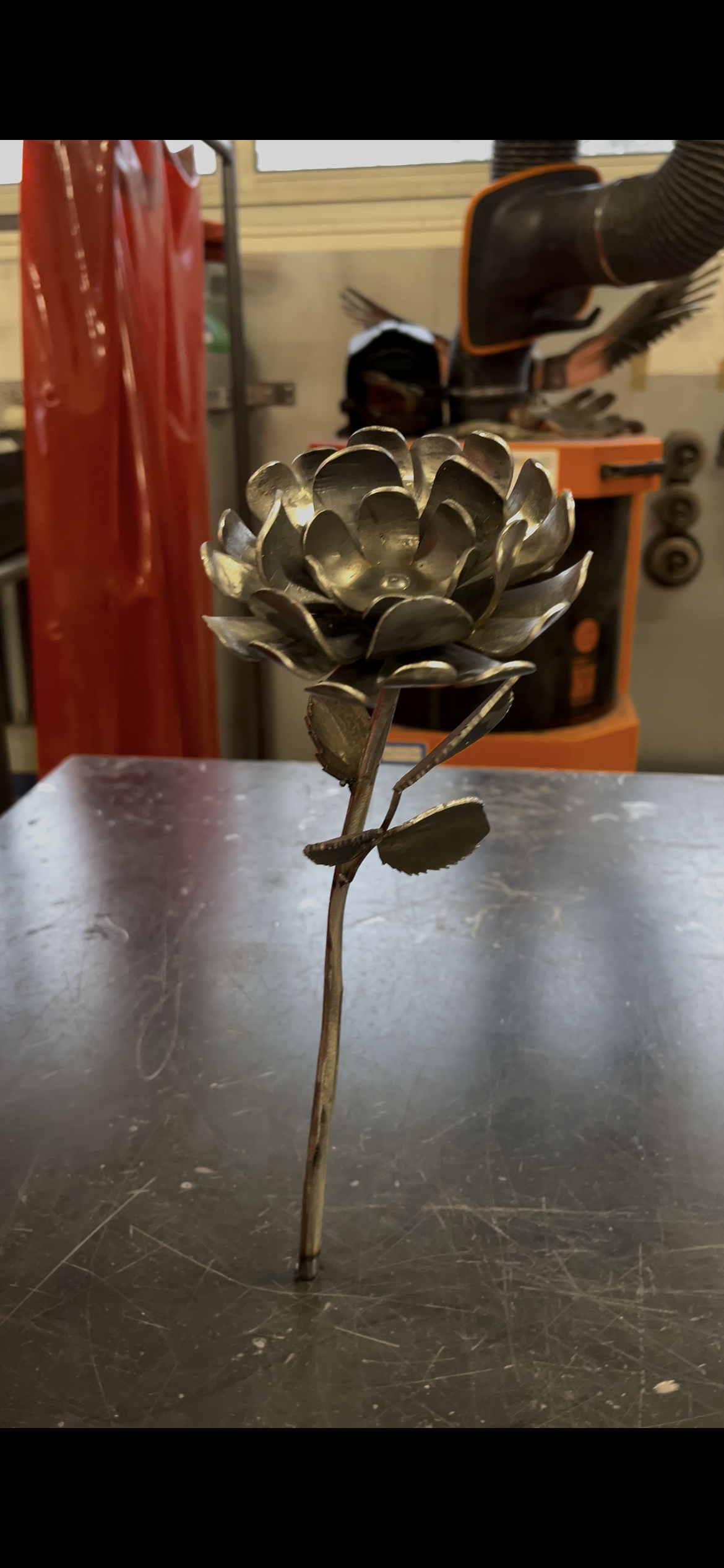 Rose en Acier - pièce chaudronnée Charente